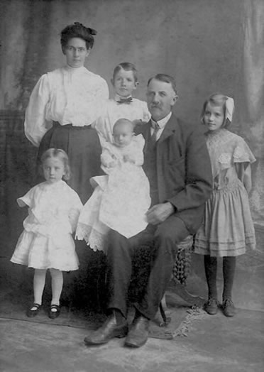 Family of Charles Alexander "Chick" Wilson and Elizabeth Louise "Lizzie" (Rohring) Wilson