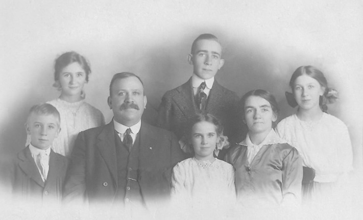 Family of Charles Farnsworth and Viah Martha (Absalom) Wilson
